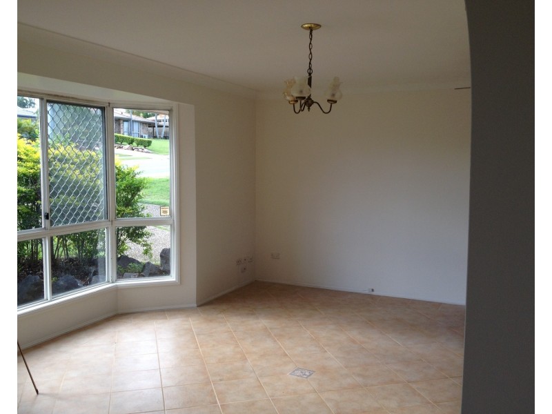 121 Emerald Drive, Regents Park QLD 4118