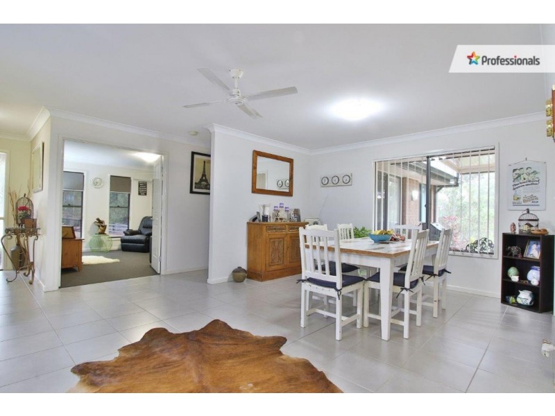 285 Bamboo Drive, Woodhill QLD 4285