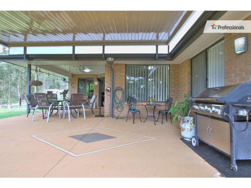 285 Bamboo Drive, Woodhill QLD 4285