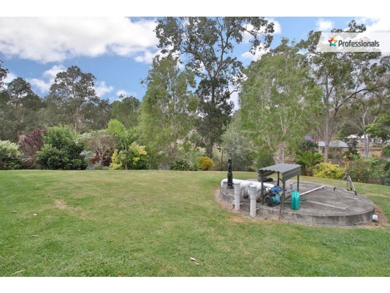 285 Bamboo Drive, Woodhill QLD 4285