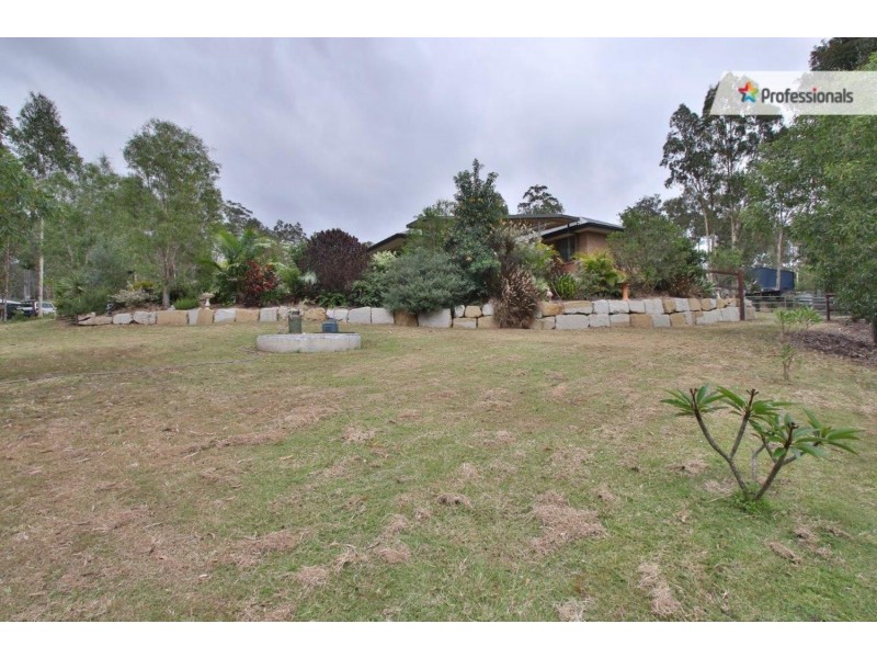 285 Bamboo Drive, Woodhill QLD 4285