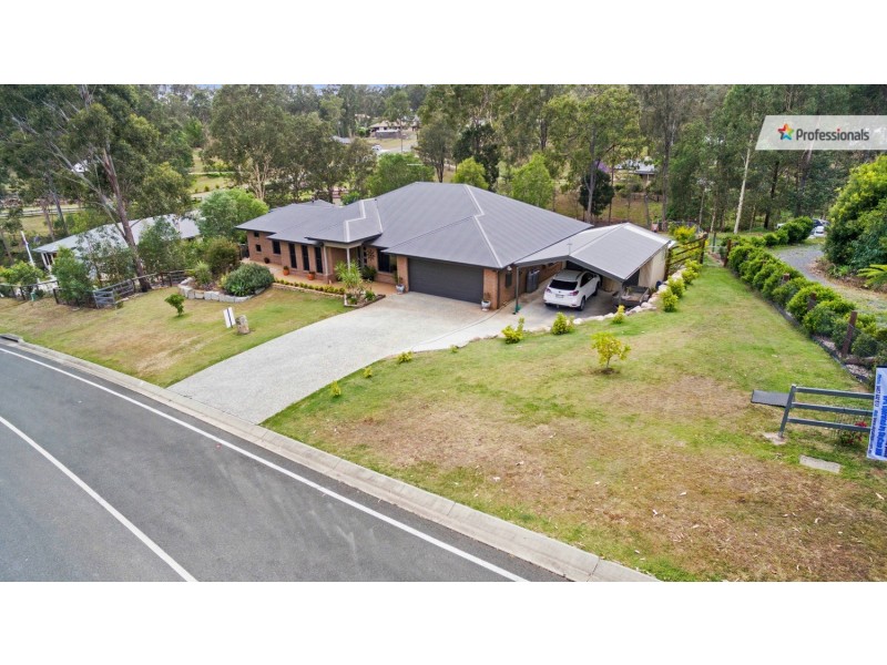 285 Bamboo Drive, Woodhill QLD 4285