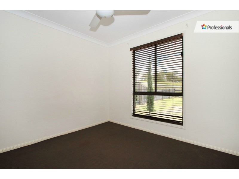 11 Spring Street, Jimboomba QLD 4280