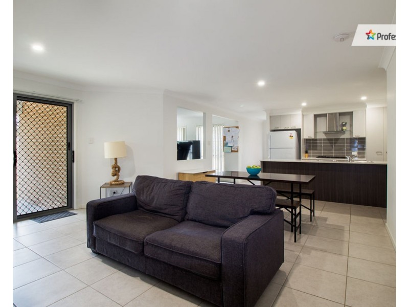 8 Dahlia Close, Jimboomba QLD 4280