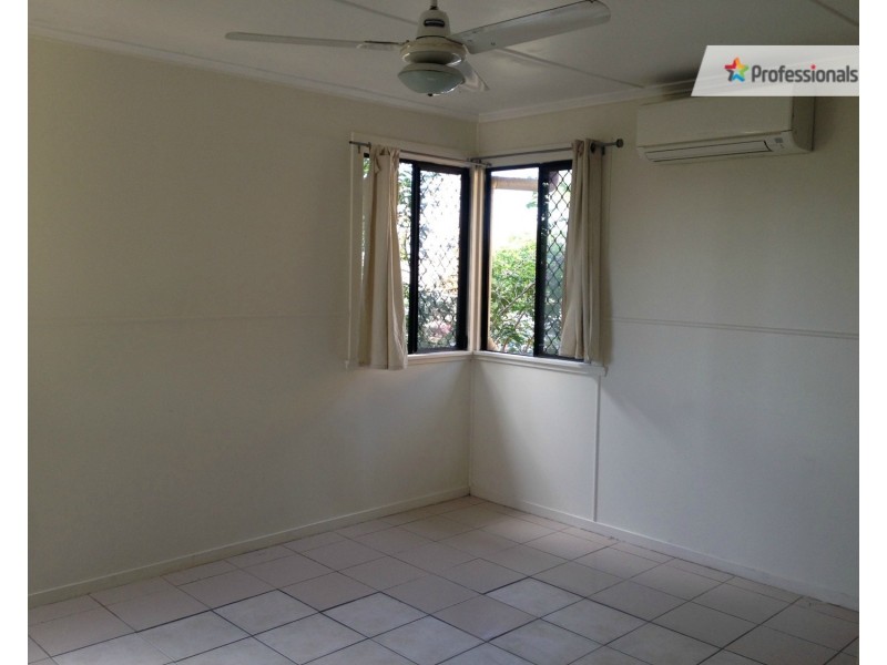 17 Law Street, Redbank QLD 4301
