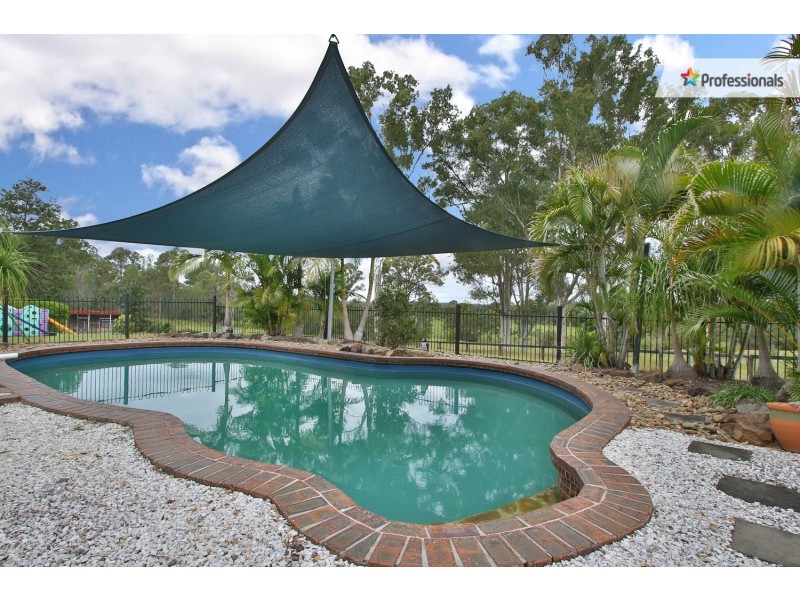 26-40 Crest Road, South Maclean QLD 4280