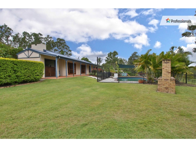 26-40 Crest Road, South Maclean QLD 4280