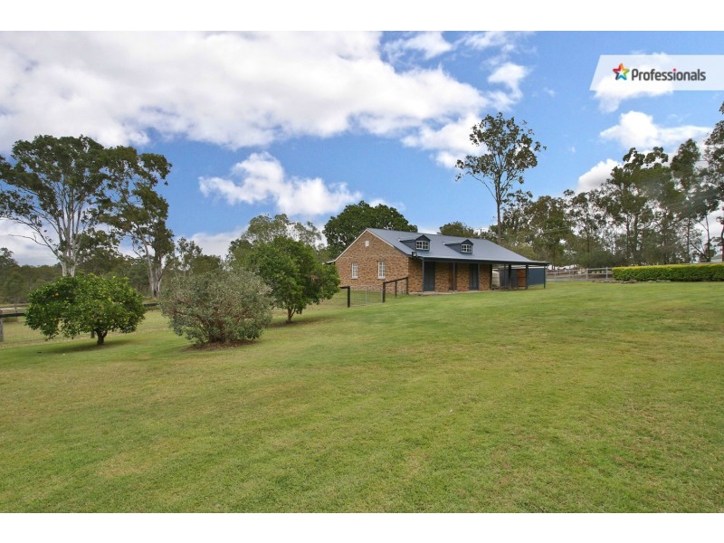 26-40 Crest Road, South Maclean QLD 4280