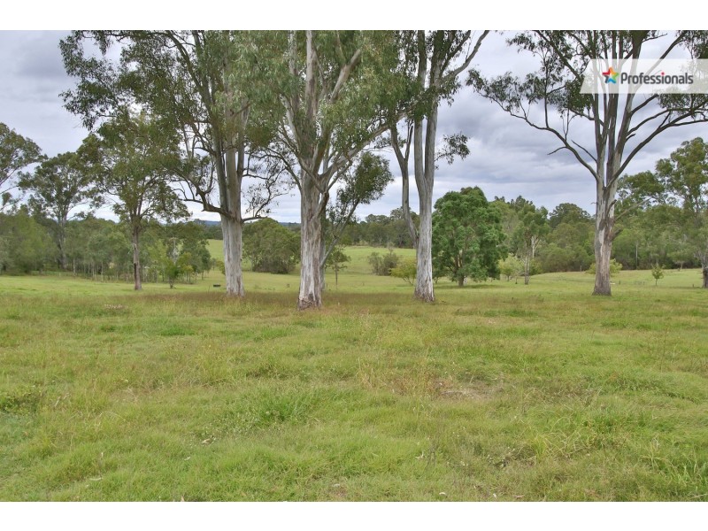 26-40 Crest Road, South Maclean QLD 4280