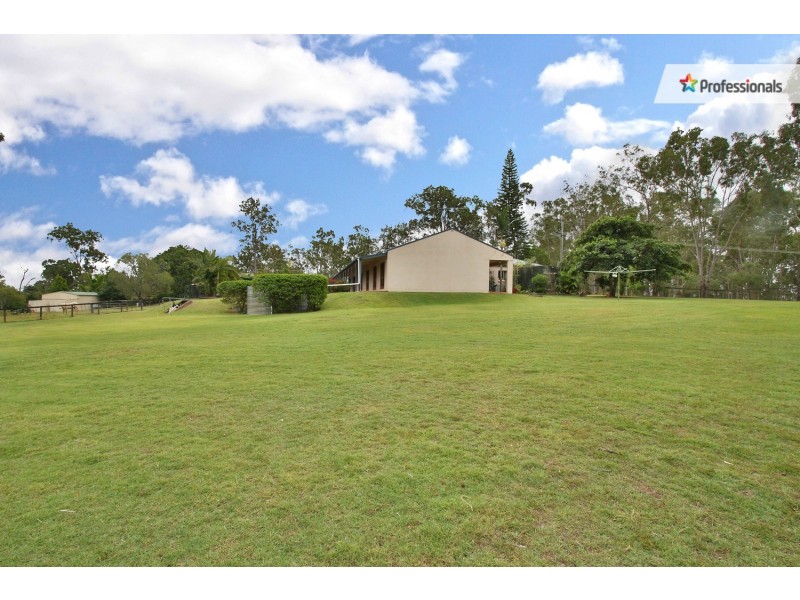 26-40 Crest Road, South Maclean QLD 4280