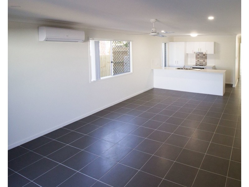 1/9 Spruce Street, Loganlea QLD 4131
