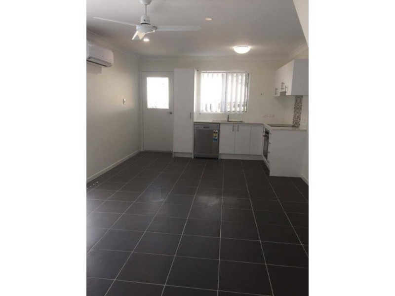 2/9 Spruce Street, Loganlea QLD 4131