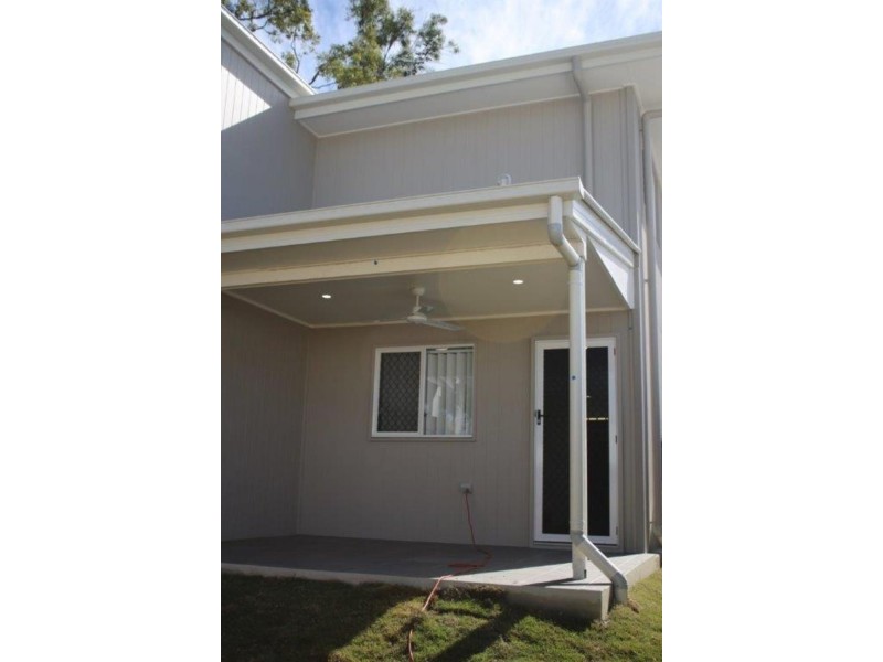 2/9 Spruce Street, Loganlea QLD 4131