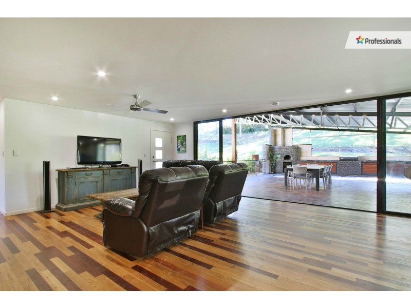 215 Bamboo Drive, Cedar Vale QLD 4285