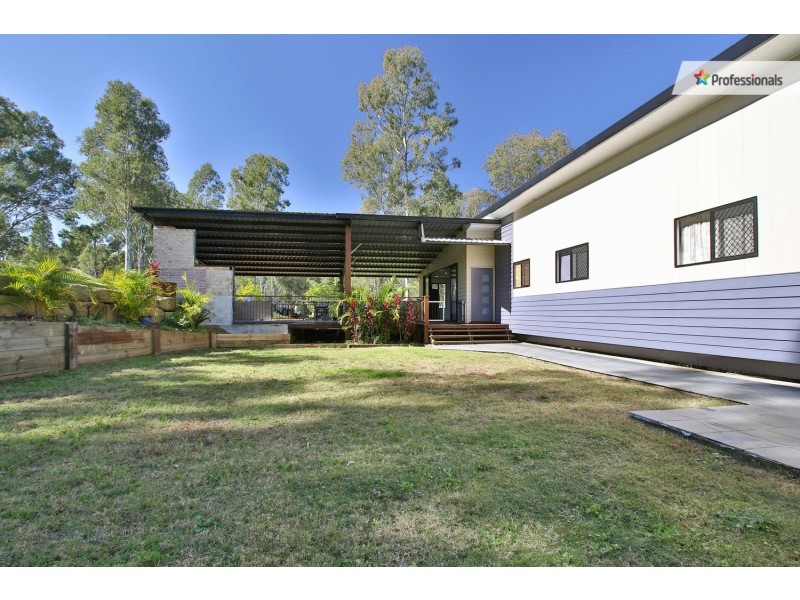 215 Bamboo Drive, Cedar Vale QLD 4285
