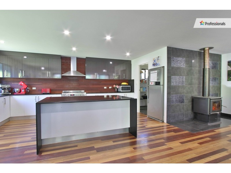 215 Bamboo Drive, Cedar Vale QLD 4285