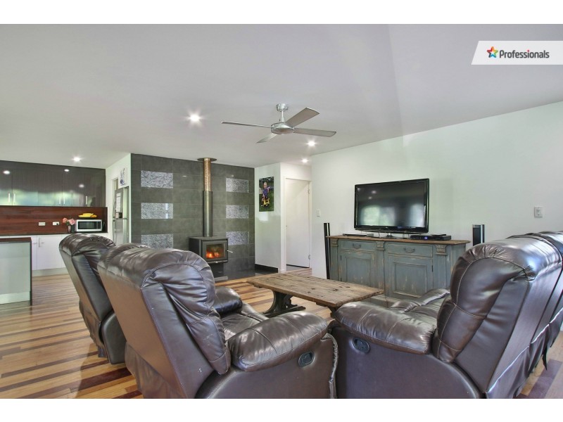 215 Bamboo Drive, Cedar Vale QLD 4285