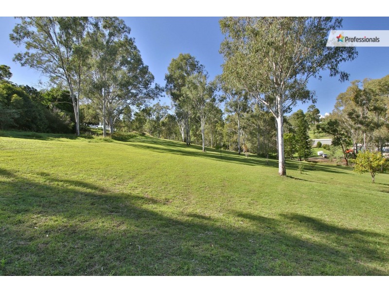 215 Bamboo Drive, Cedar Vale QLD 4285