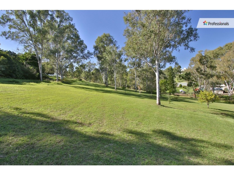 215 Bamboo Drive, Cedar Vale QLD 4285