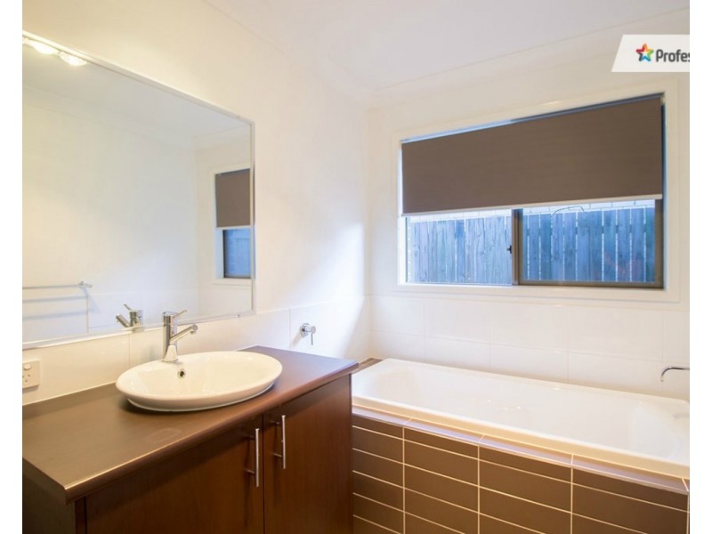 63 Huggins Avenue, Yarrabilba QLD 4207