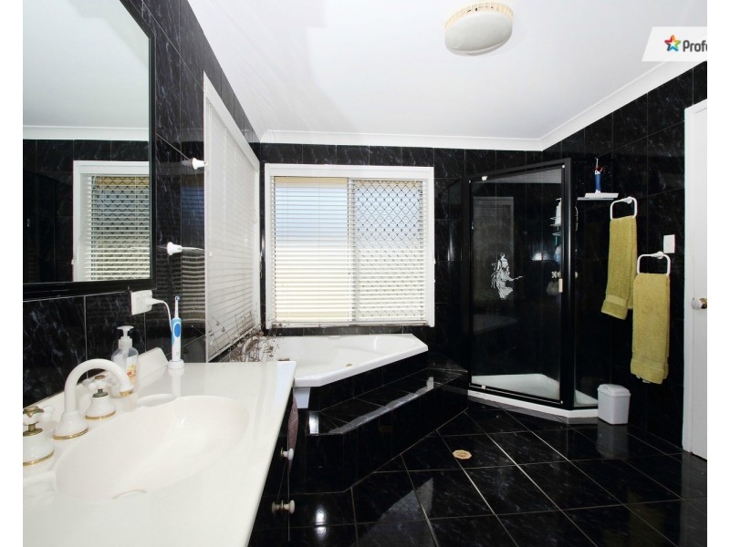 105 Falconer Road, Woodhill QLD 4285