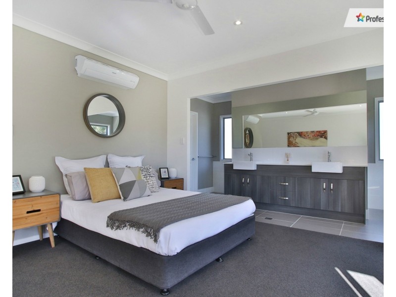 452 Peppertree Drive, Jimboomba QLD 4280