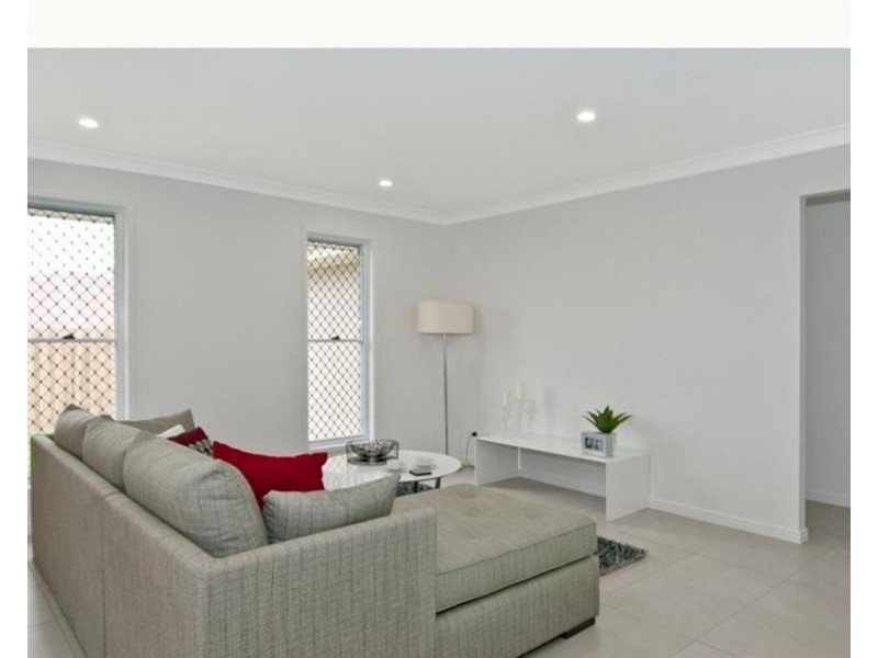 4 Grove Place, Jimboomba QLD 4280