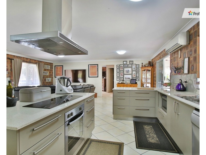 24-26 Coalstoun Court, Munruben QLD 4125