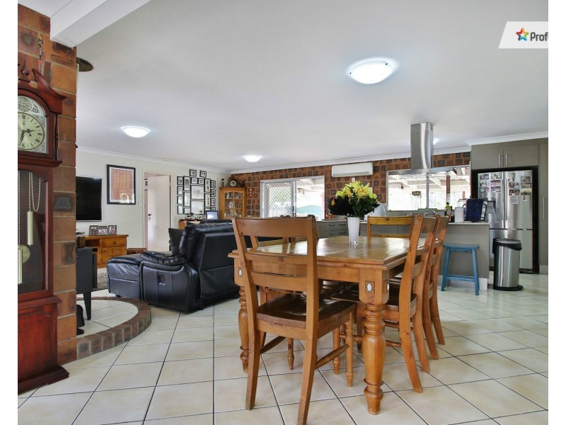 24-26 Coalstoun Court, Munruben QLD 4125