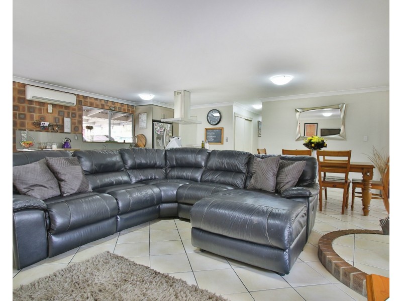 24-26 Coalstoun Court, Munruben QLD 4125