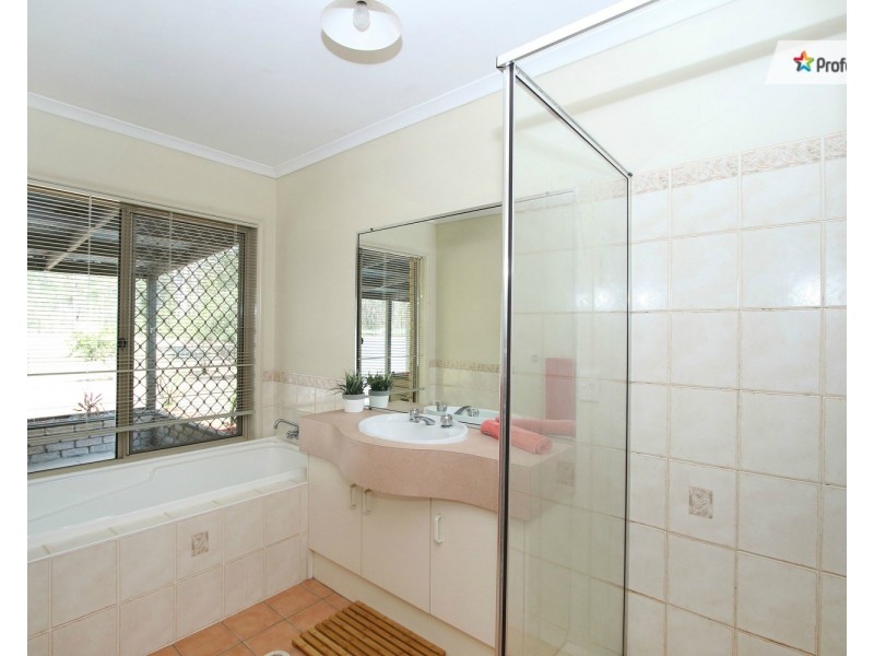 24 Murdoch Court, Mundoolun QLD 4285