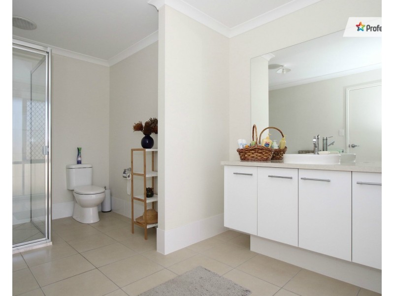 23 Outlook Crescent, Jimboomba QLD 4280