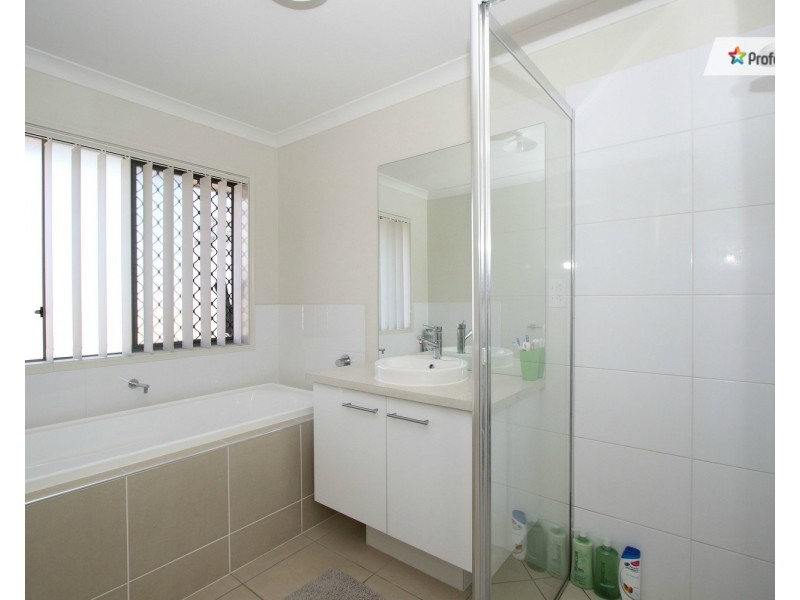 23 Outlook Crescent, Jimboomba QLD 4280