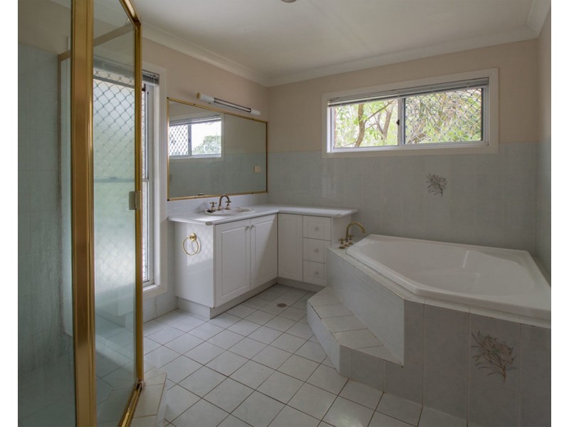 8 Spotted Gum Court, Cedar Grove QLD 4285