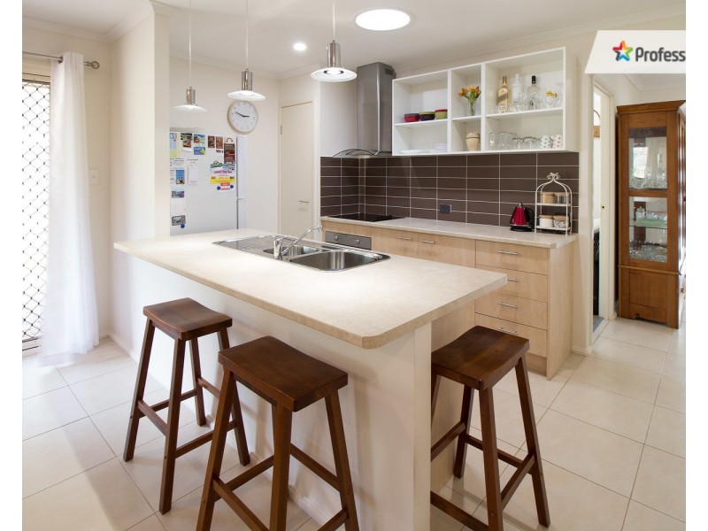 114-116 Michelle Drive, Cedar Grove QLD 4285