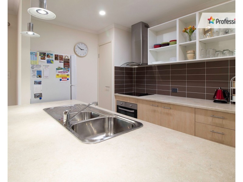 114-116 Michelle Drive, Cedar Grove QLD 4285