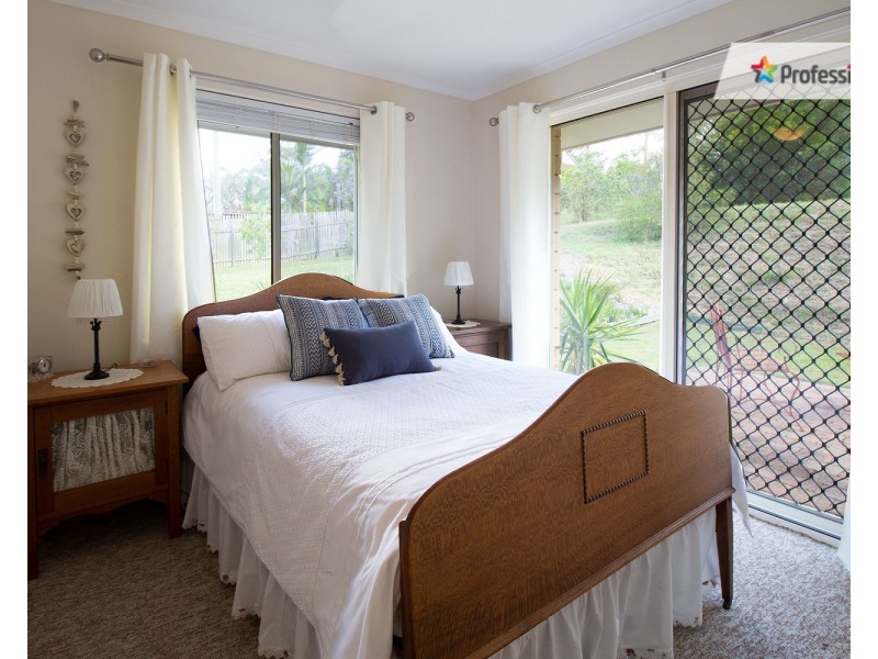 114-116 Michelle Drive, Cedar Grove QLD 4285