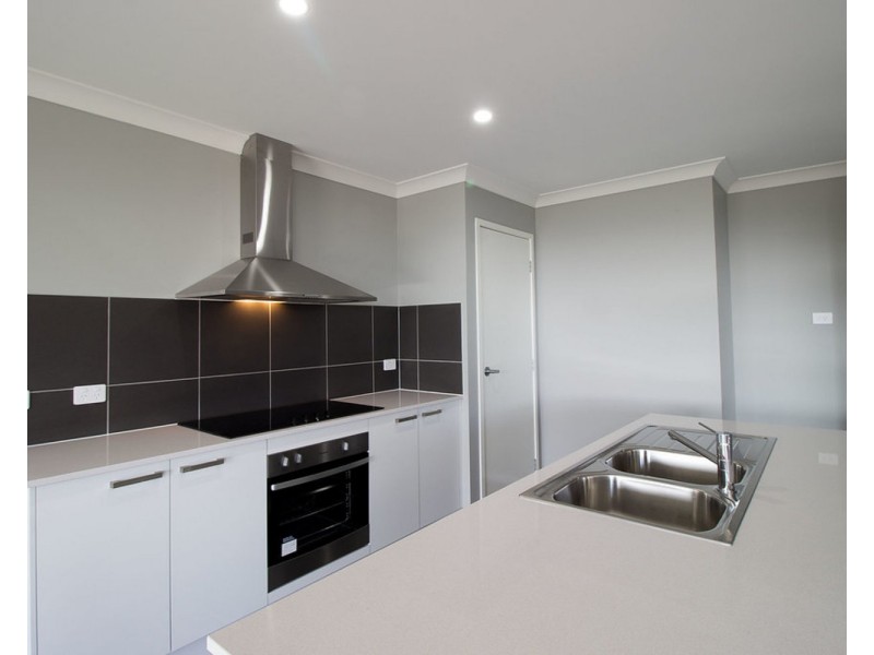 13 Cunningham Street, Jimboomba QLD 4280