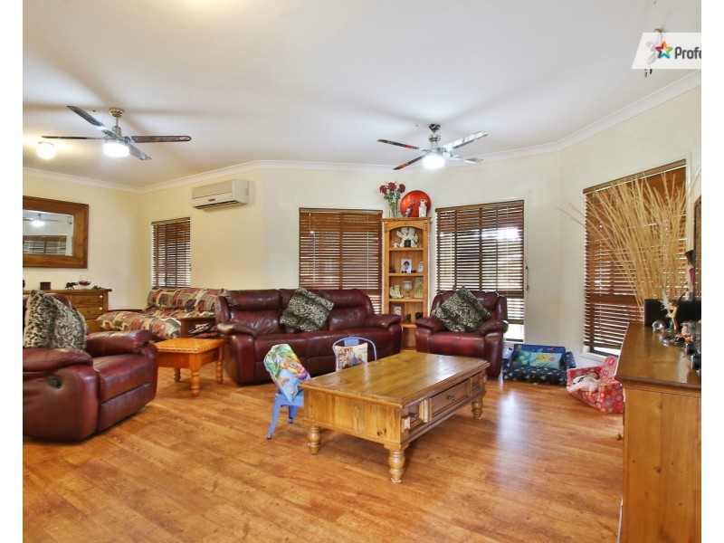 230 Bamboo Drive, Woodhill QLD 4285