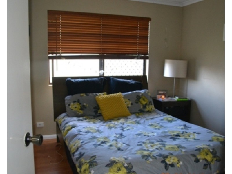 2/118 Kumbari Avenue, Labrador QLD 4215