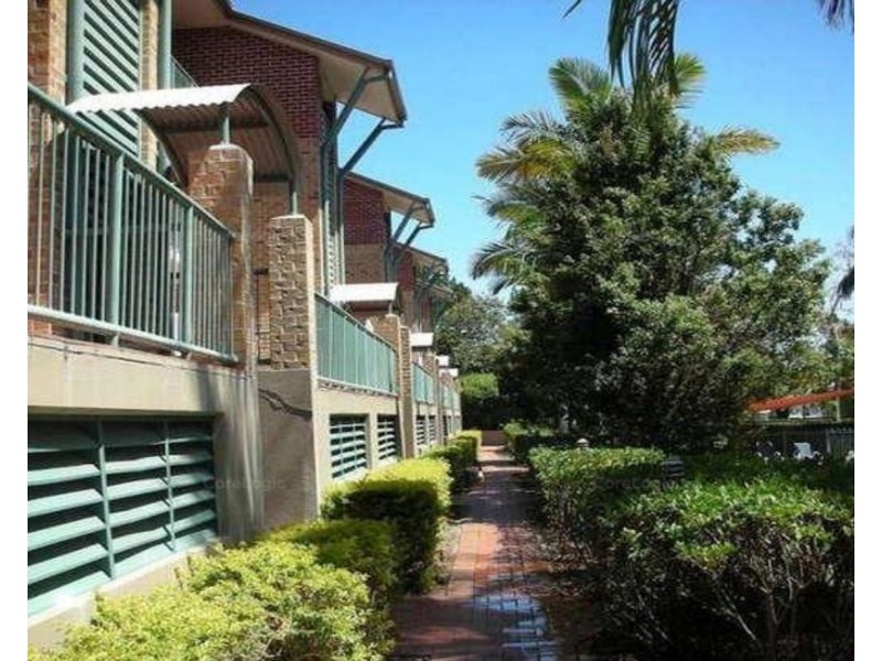 13/45 Pohlman Street, Southport QLD 4215
