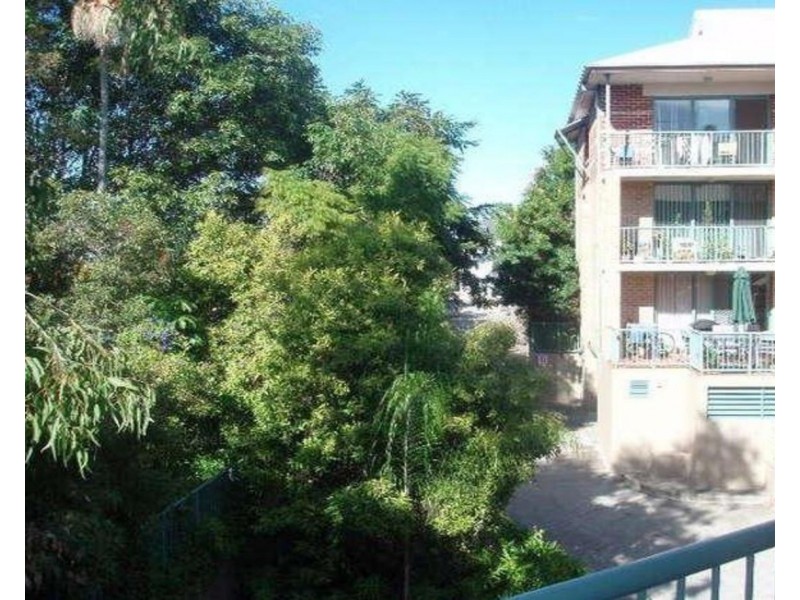 13/45 Pohlman Street, Southport QLD 4215