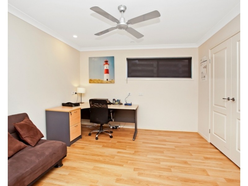 61 Zane Street, Molendinar QLD 4214