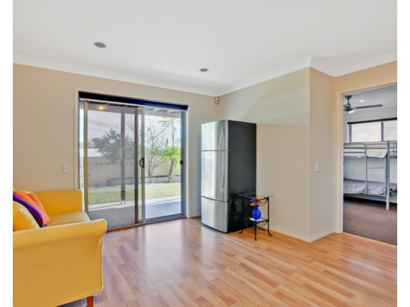 61 Zane Street, Molendinar QLD 4214