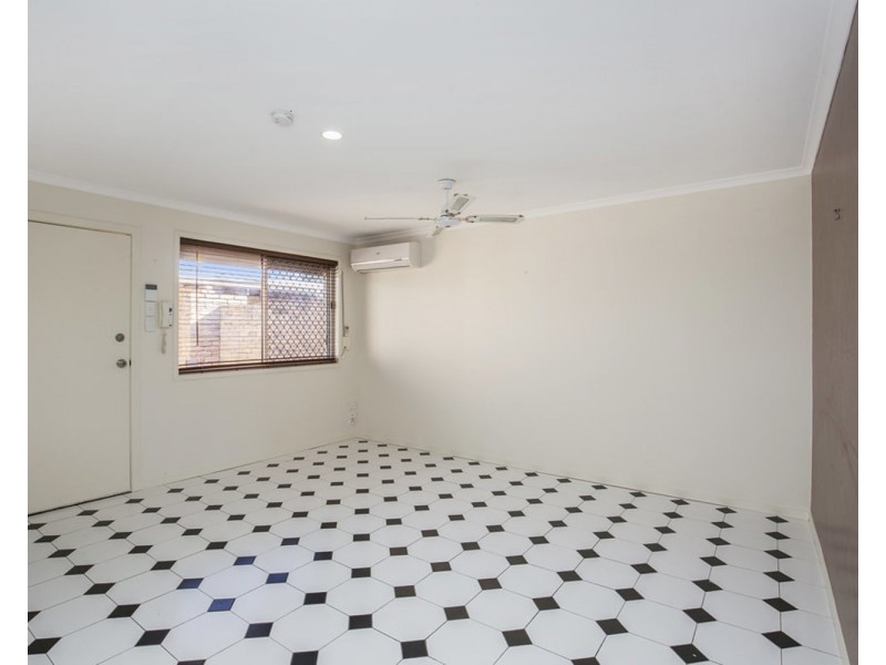 2/167 Olsen Avenue, Southport QLD 4215