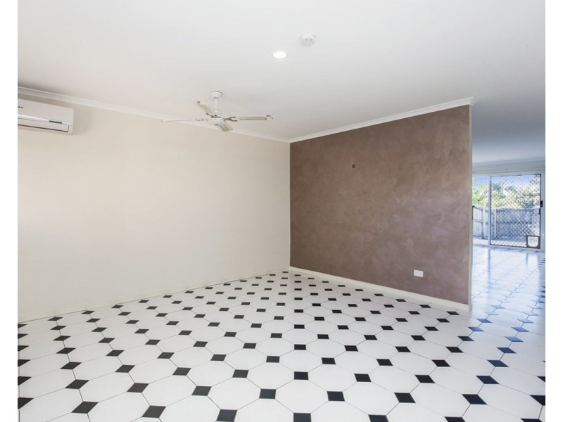 2/167 Olsen Avenue, Southport QLD 4215