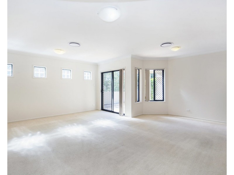 2 Gumview Place, Molendinar QLD 4214
