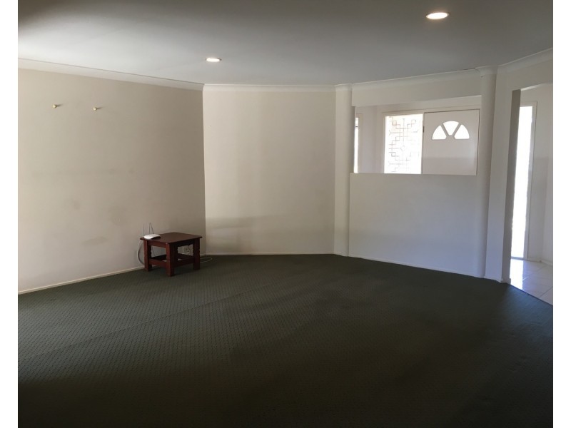 13 Maidstone Place, Parkwood QLD 4214