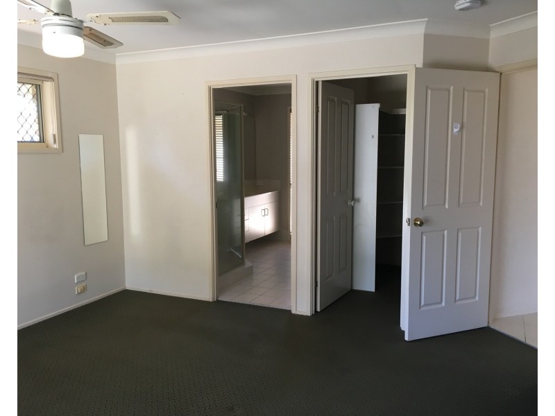 13 Maidstone Place, Parkwood QLD 4214