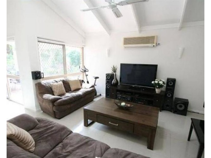 12 Saint John Court, Robina QLD 4226